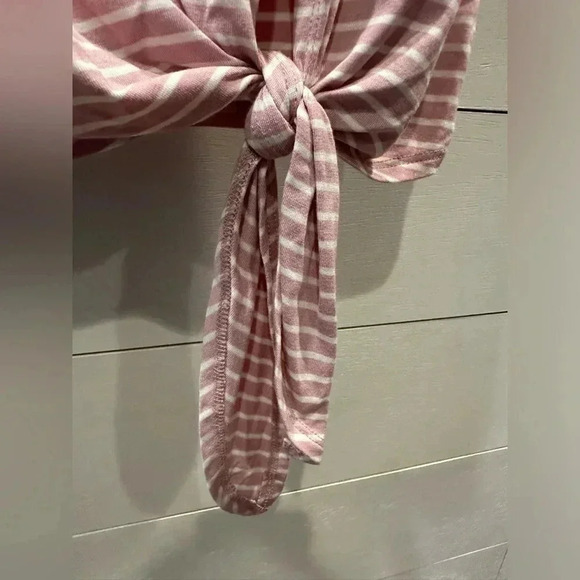 Maddy M Pink/ white side tie shirt- women’s small - Picture 4 of 4